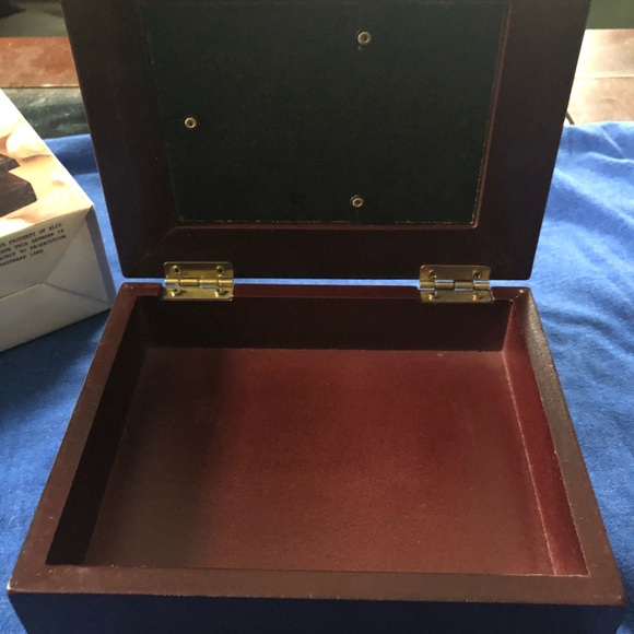 Wooden keepsake box - Picture 3 of 3